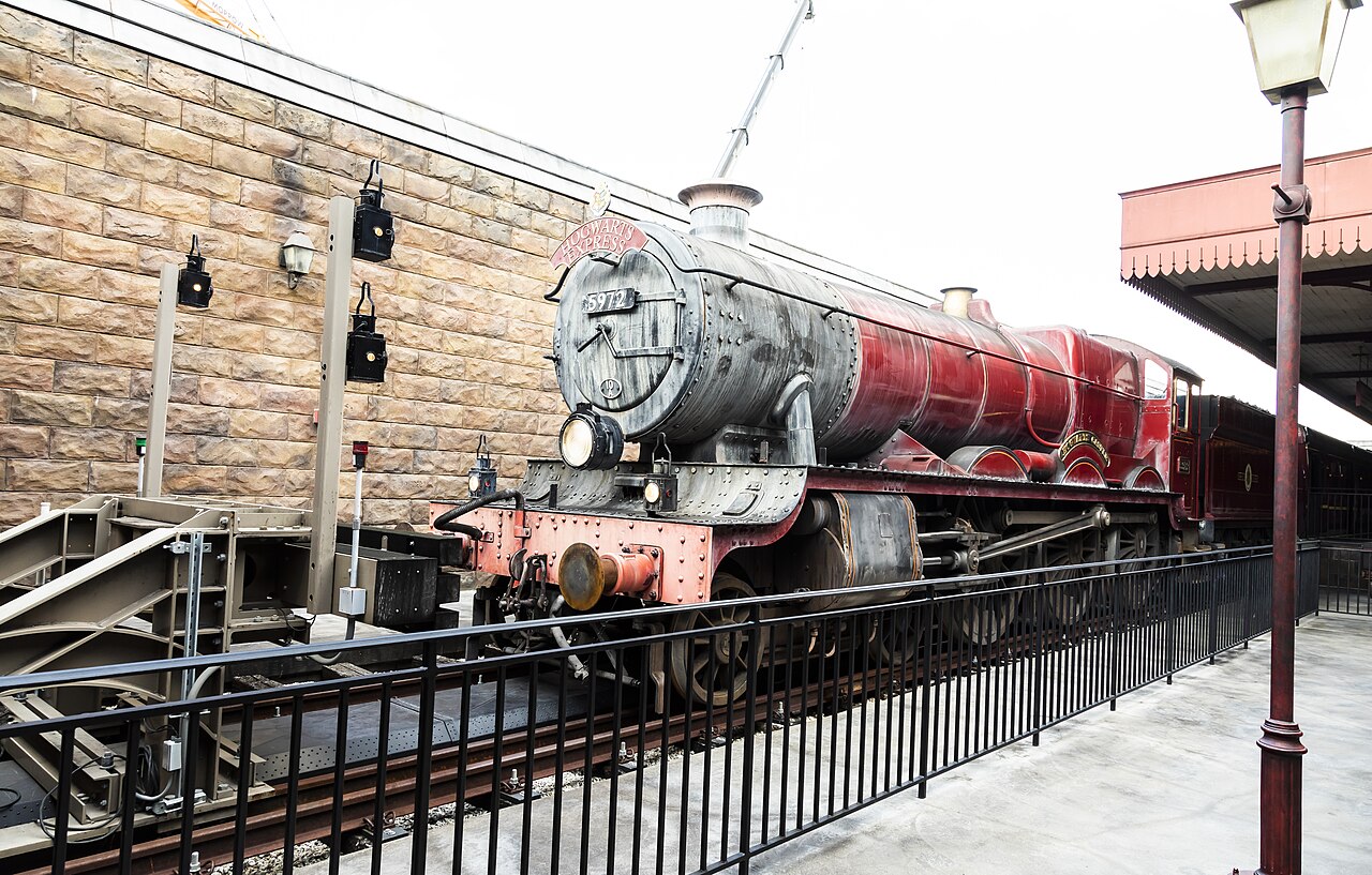 Hogwarts Express™ - Hogsmeade™ Station