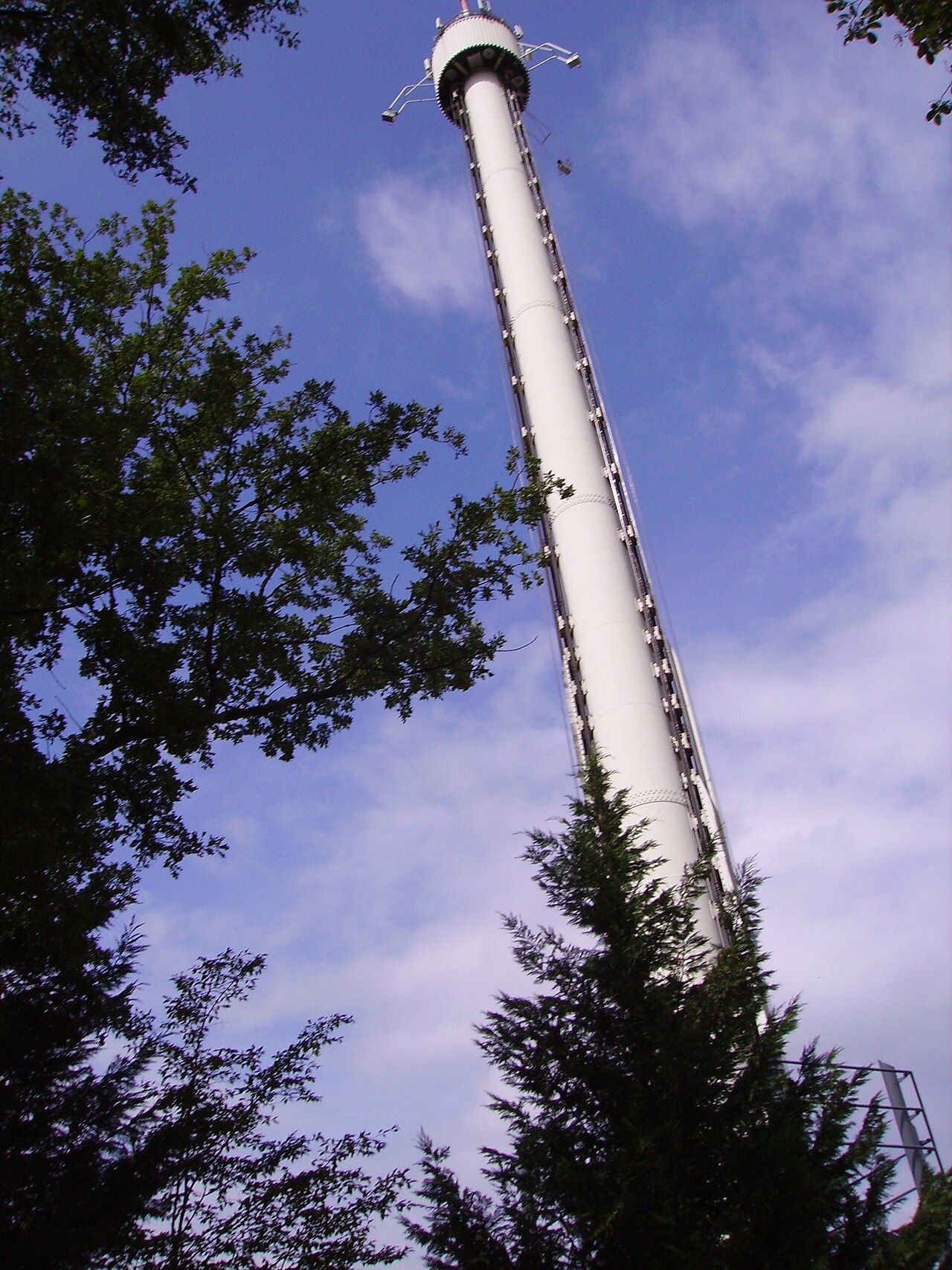 Free Fall Tower
