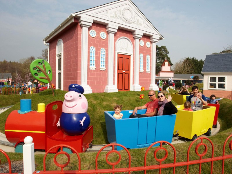 Grandpa Pig's Little Train