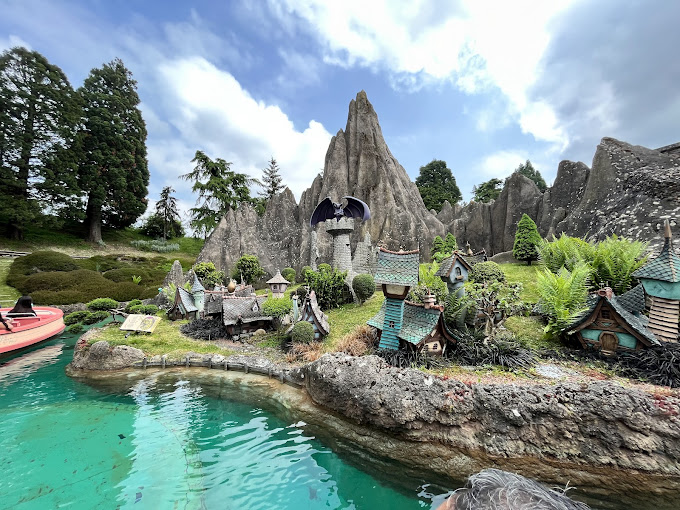 Le Pays des Contes de Fées, presented by Vittel